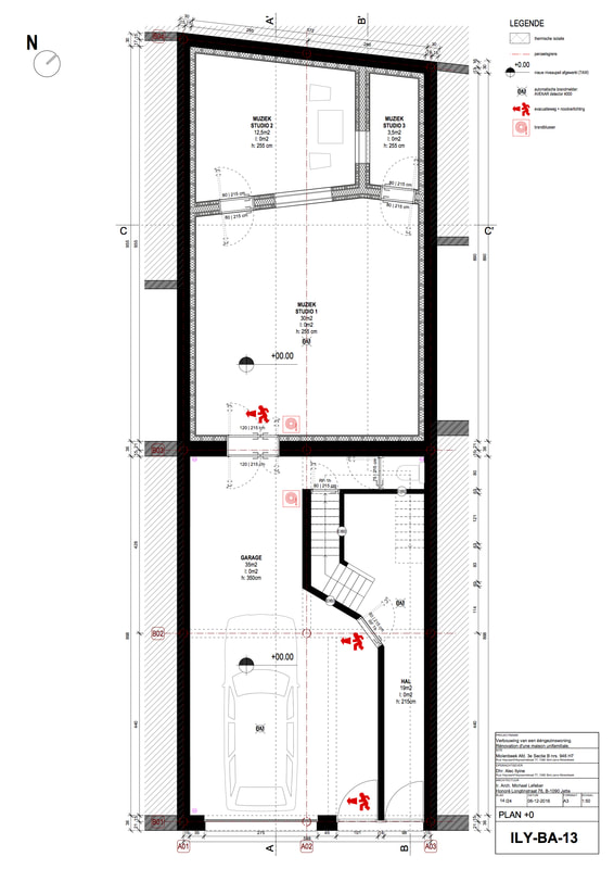 Lay-out plan of Fly Studio, entrance via garage and unloading space, then a door to the Main Room with the other 2 rooms in the back.   